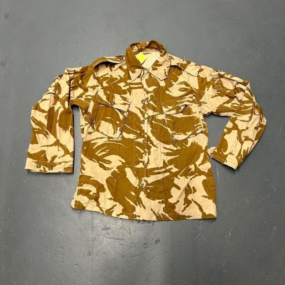 Vintage 80s/90s desert tiger camo military button up/zip up long sleeve shirt